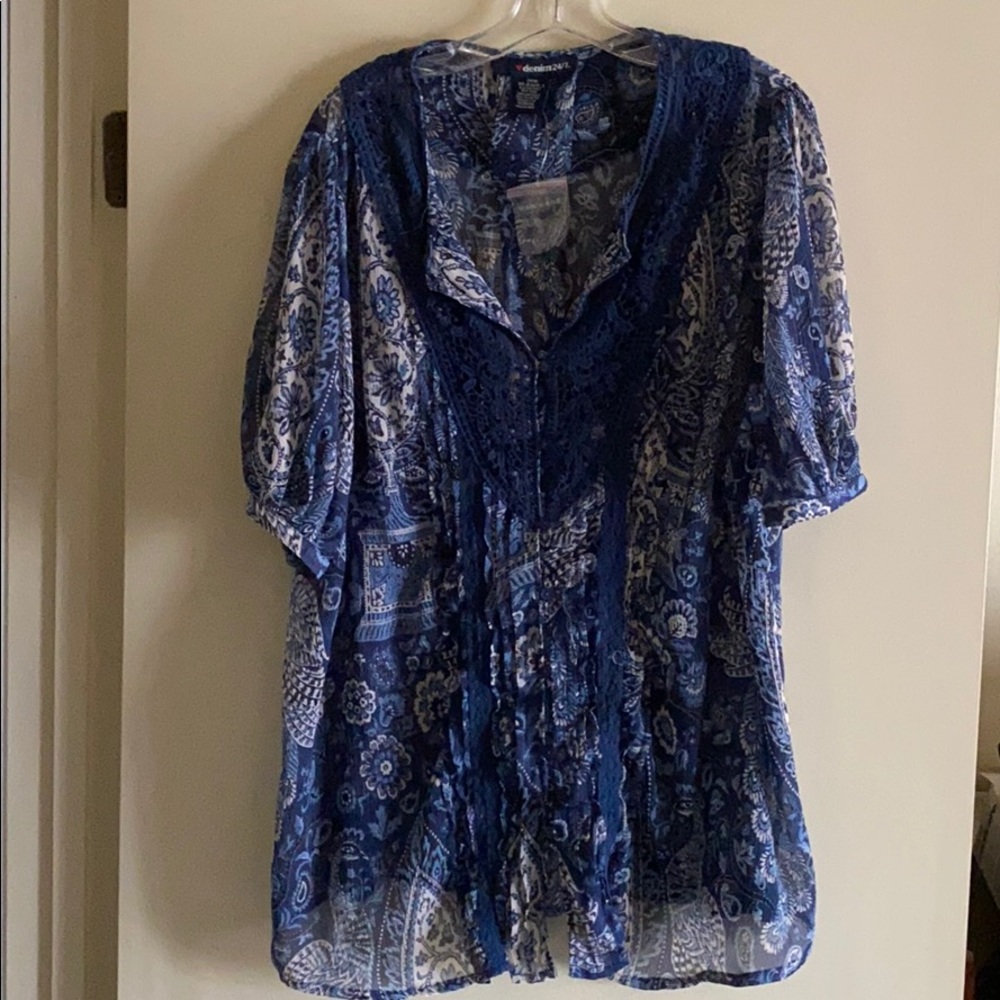 Pretty Blue & Creme blouse